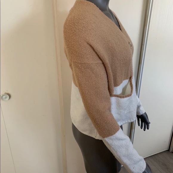 Suzy sheer size medium acrylic/ elastane neutral cropped cardigan. - Picture 3 of 7